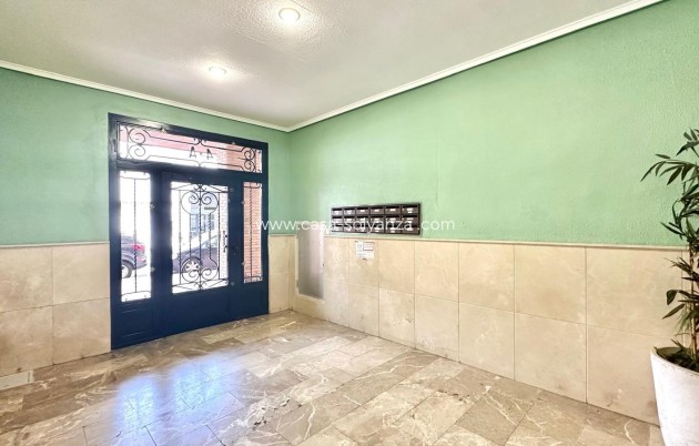 Herverkoop - Appartement / flat - Torrevieja - Center