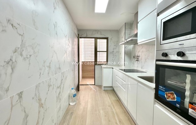 Herverkoop - Appartement / flat - Torrevieja - Center