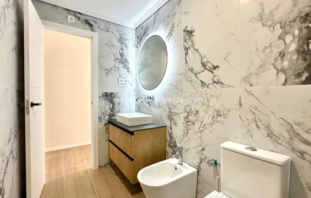 Herverkoop - Appartement / flat - Torrevieja - Center