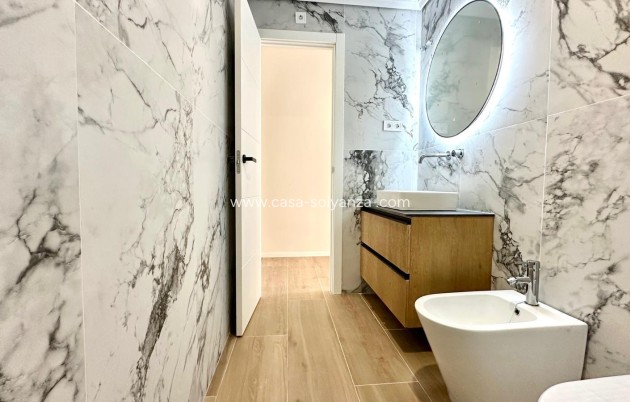 Herverkoop - Appartement / flat - Torrevieja - Center