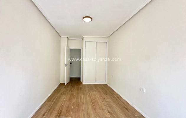 Herverkoop - Appartement / flat - Torrevieja - Center