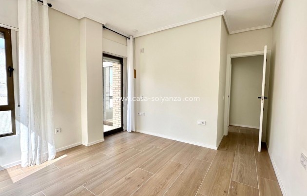 Herverkoop - Appartement / flat - Torrevieja - Center