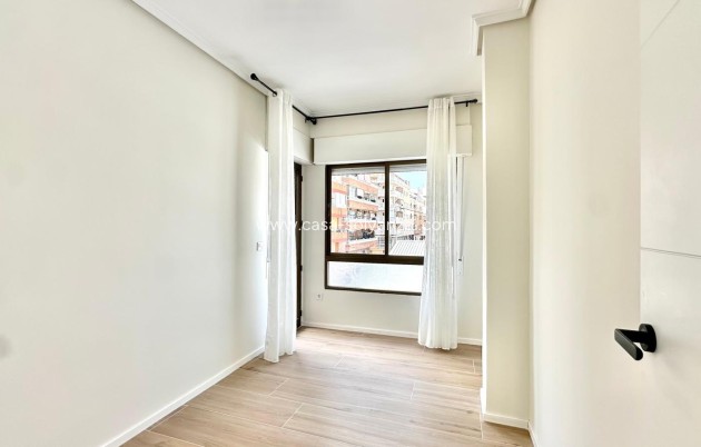 Herverkoop - Appartement / flat - Torrevieja - Center