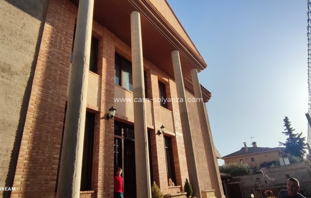 Resale - Villa - Caudete