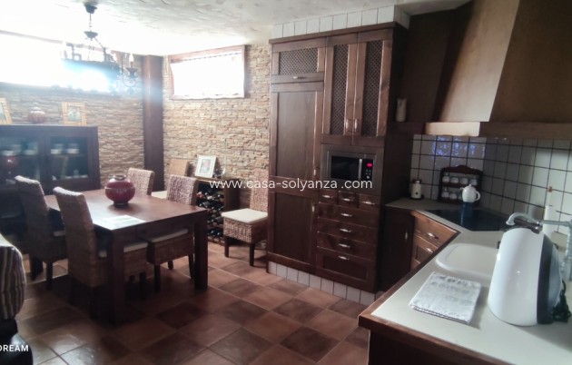 Resale - Villa - Caudete