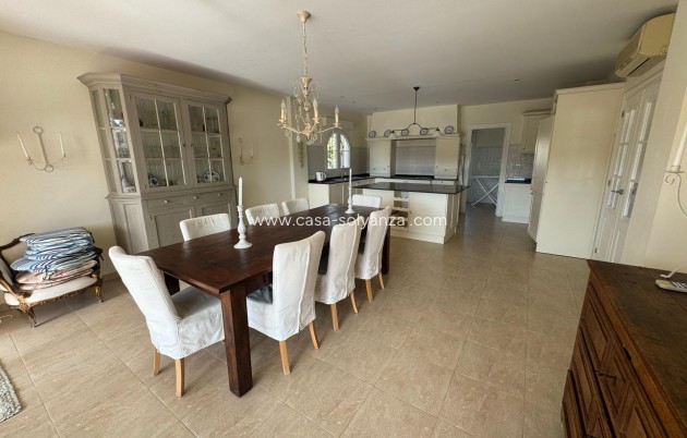 Resale - Villa - Orihuela Costa - Playa Flamenca