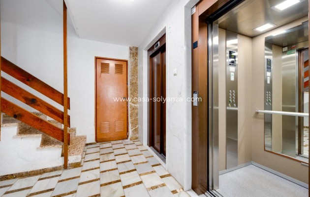 Herverkoop - Appartement / flat - Torrevieja - Playa De Los Naufragos