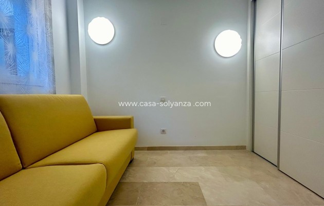 Resale - Apartment / flat - Torrevieja - Punta Prima