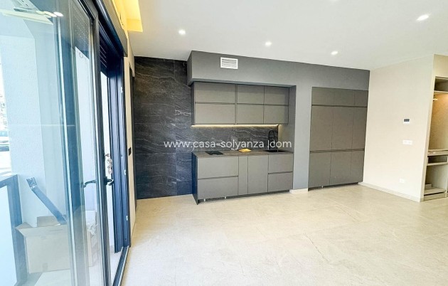 Resale - Apartment / flat - Torrevieja - Playa de los Locos