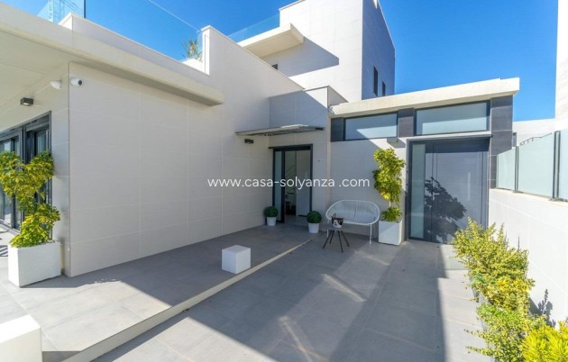 Resale - Villa - Orihuela Costa - Campoamor