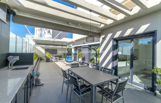 Resale - Villa - Orihuela Costa - Campoamor
