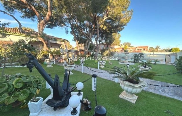 Resale - Villa - Orihuela Costa - Altos De Campoamor