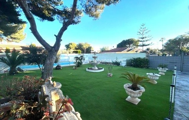 Resale - Villa - Orihuela Costa - Altos De Campoamor