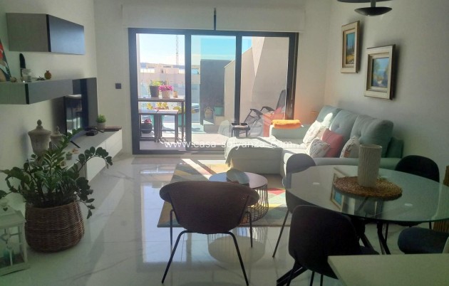 Herverkoop - Upper floor bungalow - Guardamar del Segura - El Raso