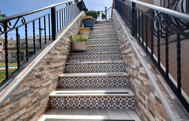 Herverkoop - Bungalow - Torrevieja - Aguas nuevas
