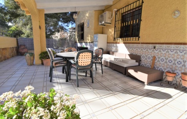 Resale - Villa - Orihuela Costa - Villamartín