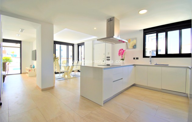 Resale - Villa - Orihuela Costa - Villamartín