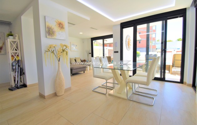 Resale - Villa - Orihuela Costa - Villamartín