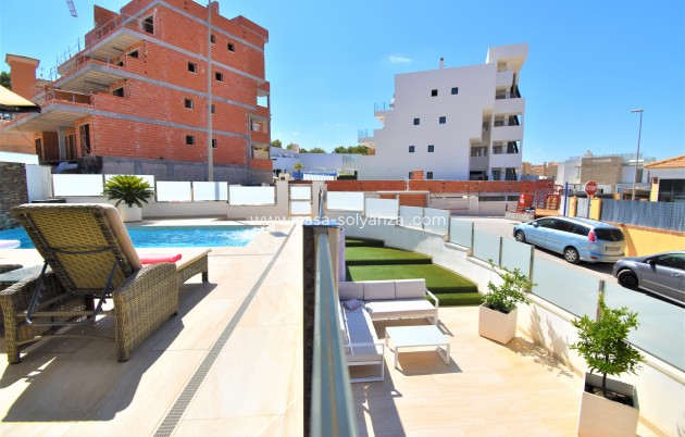 Resale - Villa - Orihuela Costa - Villamartín