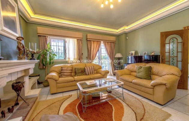 Resale - Villa - Torrevieja - La Mata