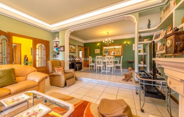 Resale - Villa - Torrevieja - La Mata