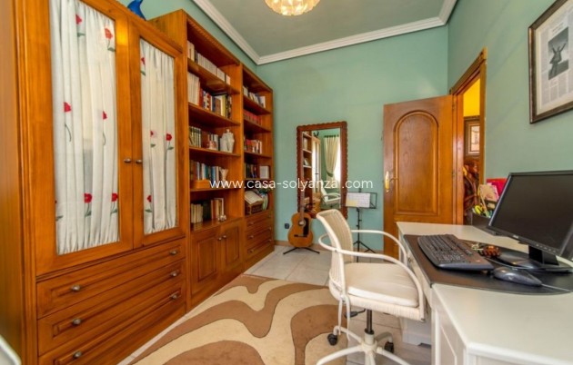 Resale - Villa - Torrevieja - La Mata