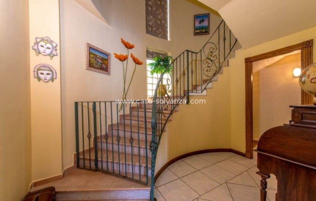 Resale - Villa - Torrevieja - La Mata