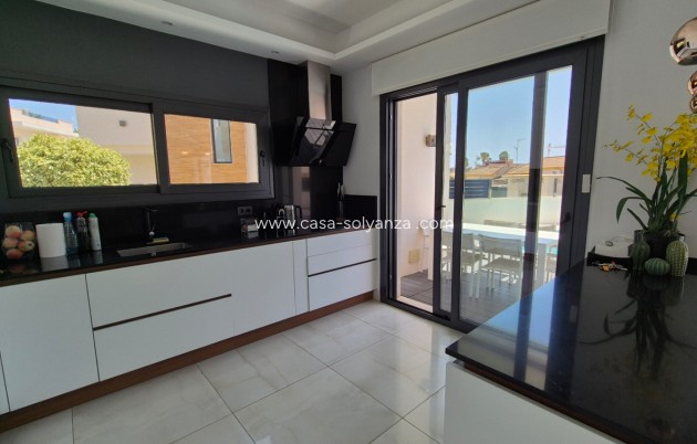Resale - Villa - Torrevieja - Costa Blanca
