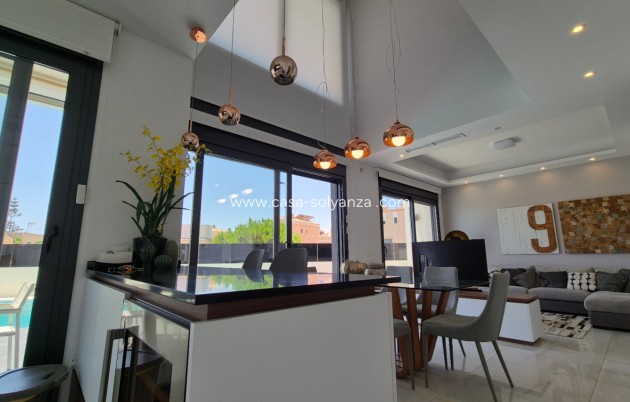 Resale - Villa - Torrevieja - Costa Blanca