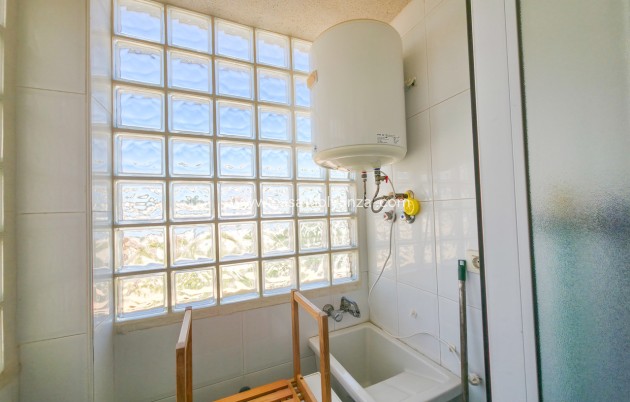Resale - Apartment / flat - Cabo Roig - Costa Blanca