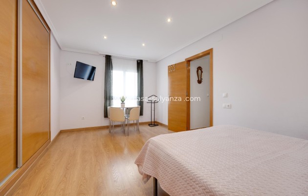 Herverkoop - Appartement / flat - Torrevieja - Center