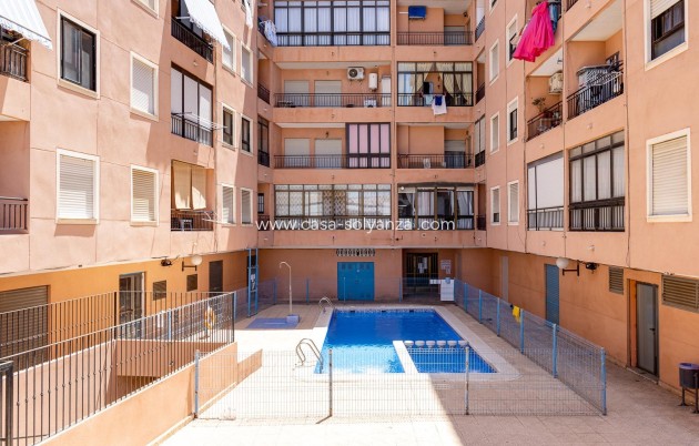 Herverkoop - Appartement / flat - Torrevieja - Center