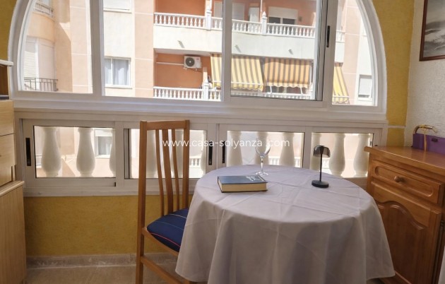 Herverkoop - Appartement / flat - Torrevieja - Habaneras