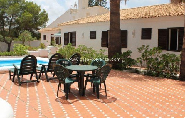 Resale - Villa - Orihuela Costa - Villamartín