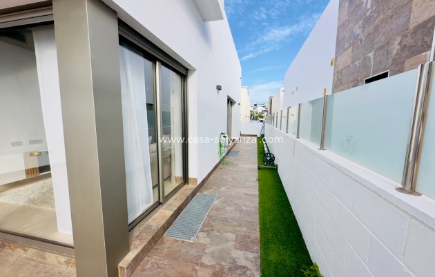 Herverkoop - Villa - Orihuela Costa - Los Dolses