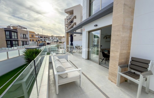 Herverkoop - Villa - Orihuela Costa - Villamartín