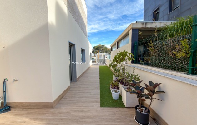Herverkoop - Villa - Orihuela Costa - Campoamor