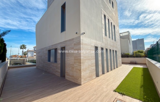 Herverkoop - Villa - Orihuela Costa - Campoamor
