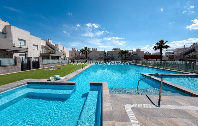 Herverkoop - Appartement / flat - Torrevieja - Aguas nuevas