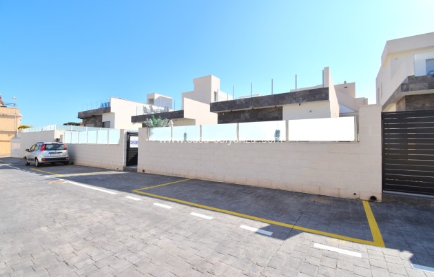 Resale - Villa - Orihuela Costa - Villamartín