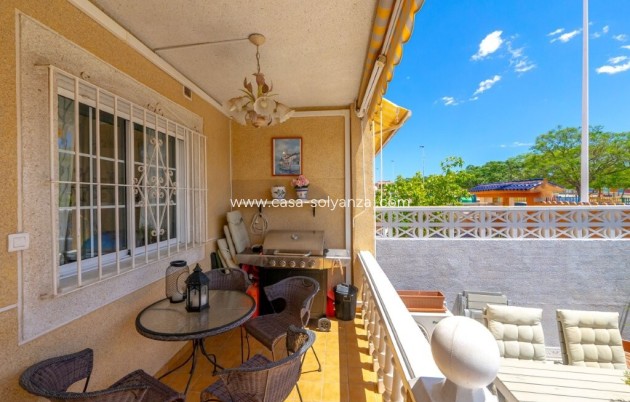 Herverkoop - Herenhuis - Torrevieja - Aguas nuevas