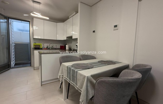 Herverkoop - Herenhuis - Torrevieja - Aguas nuevas