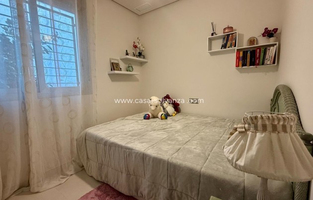 Herverkoop - Herenhuis - Torrevieja - Aguas nuevas