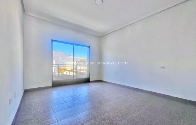 Herverkoop - Appartement / flat - Pilar de la Horadada - pueblo