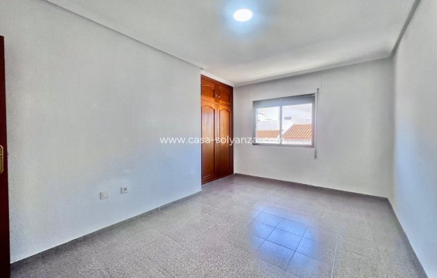 Herverkoop - Appartement / flat - Pilar de la Horadada - pueblo