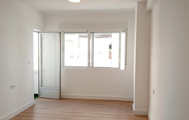 Herverkoop - Appartement / flat - Torrevieja - El Molino