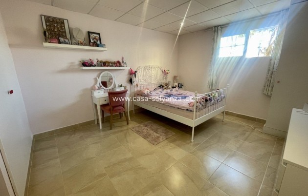 Herverkoop - Villa - Urb. La Marina - Inland