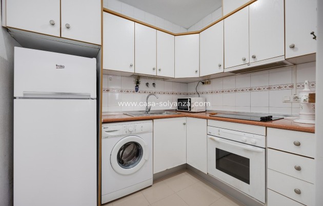Herverkoop - Bungalow - Torrevieja - Playa De Los Naufragos