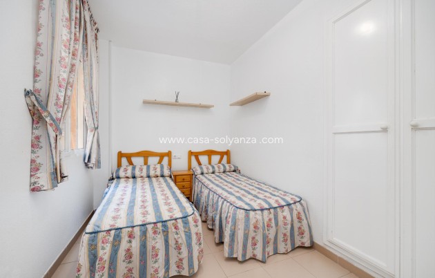 Herverkoop - Bungalow - Torrevieja - Playa De Los Naufragos