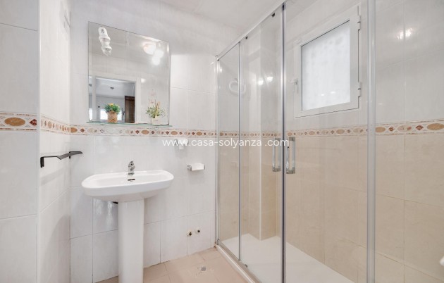 Herverkoop - Bungalow - Torrevieja - Playa De Los Naufragos